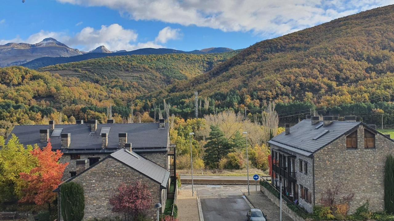 Fabuloso Apartamento Con Vistas A La Montana El Abedul Luga 23 Castiello De Jaca Eksteriør billede