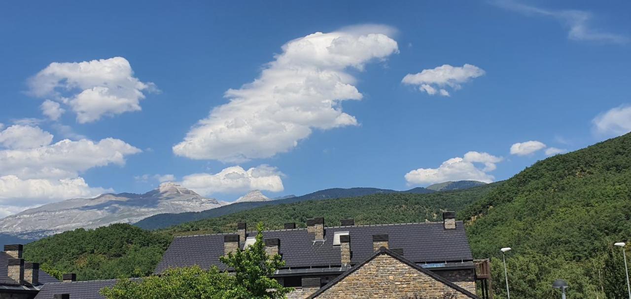 Fabuloso Apartamento Con Vistas A La Montana El Abedul Luga 23 Castiello De Jaca Eksteriør billede